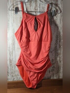 Ellen Tracy Coral-Orange One-Piece Swimsuit with Keyhole Scrunch Waistline Clean